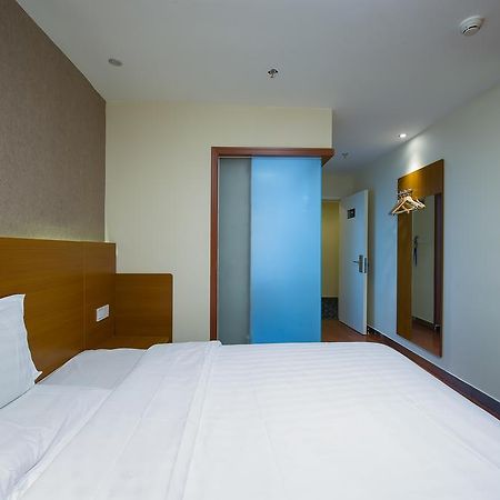 Hotel 7Days Premium Guilin Seven Star International Exhibition Center Camera foto